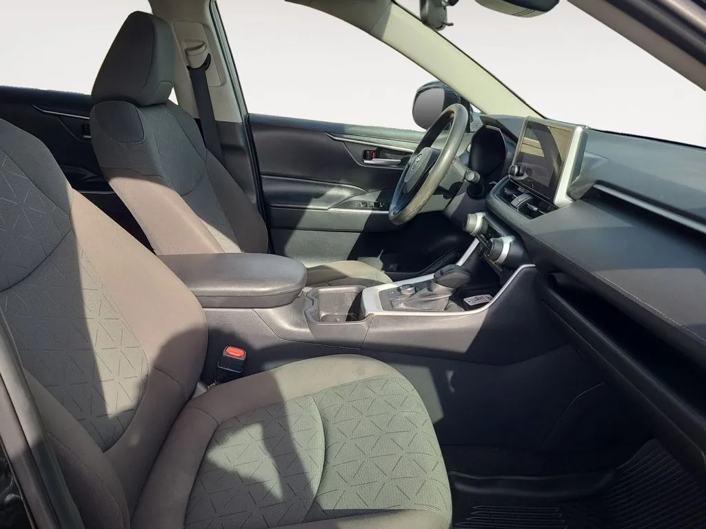 Toyota RAV4 photo 15