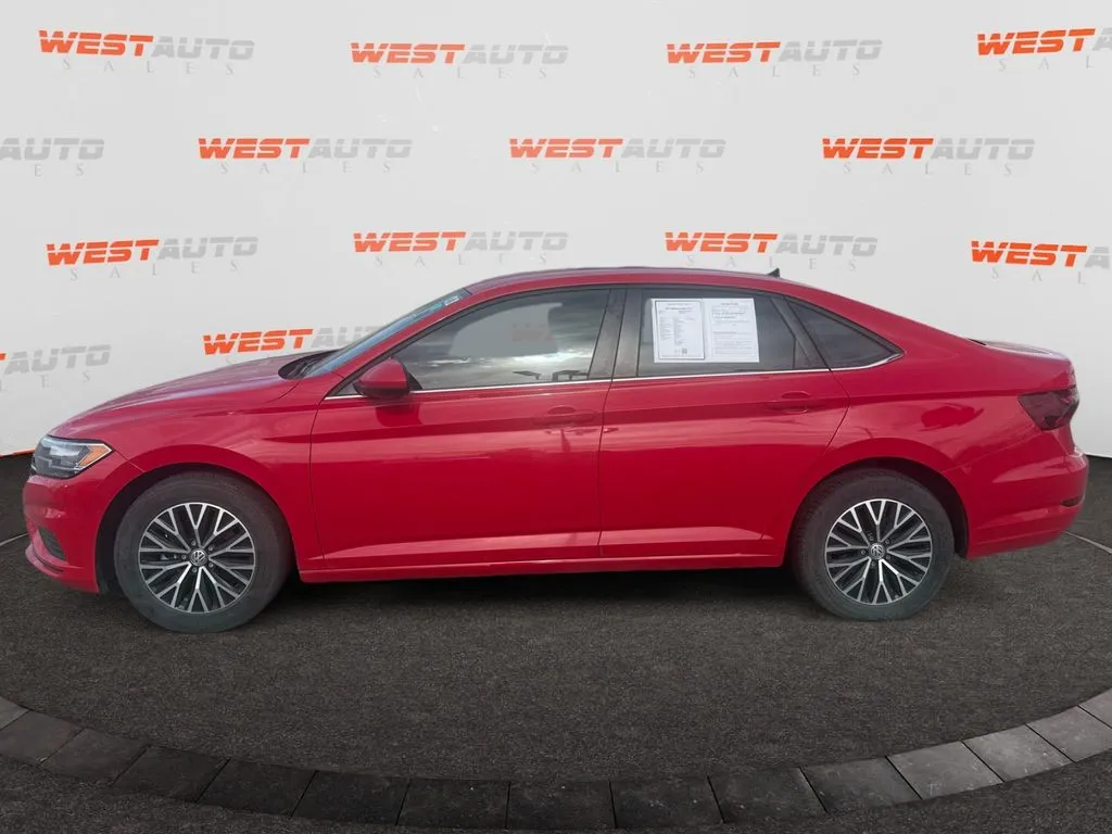 Volkswagen Jetta photo 2