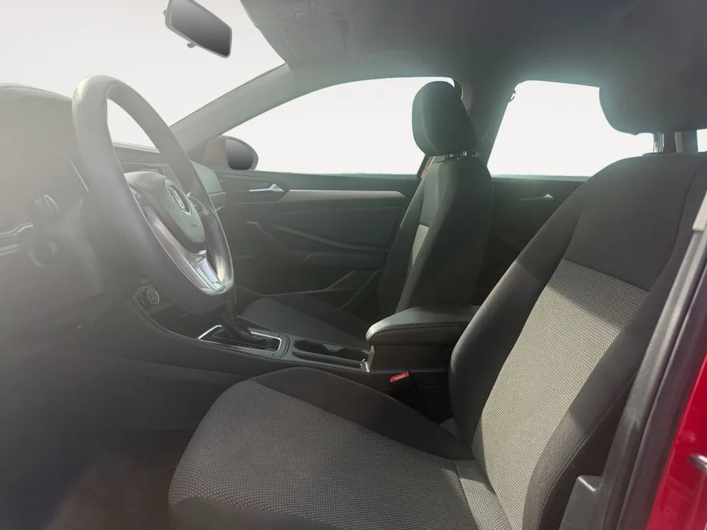 Volkswagen Jetta photo 9