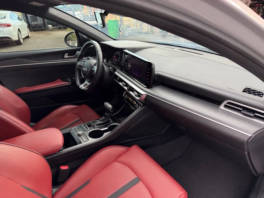 Kia K5 photo 16