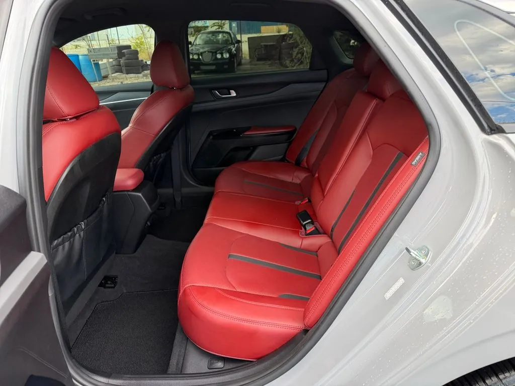Kia K5 photo 27
