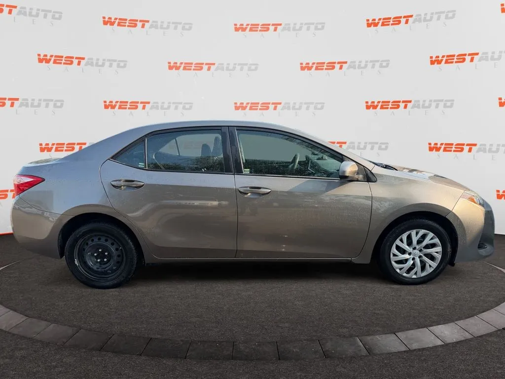Toyota Corolla photo 6