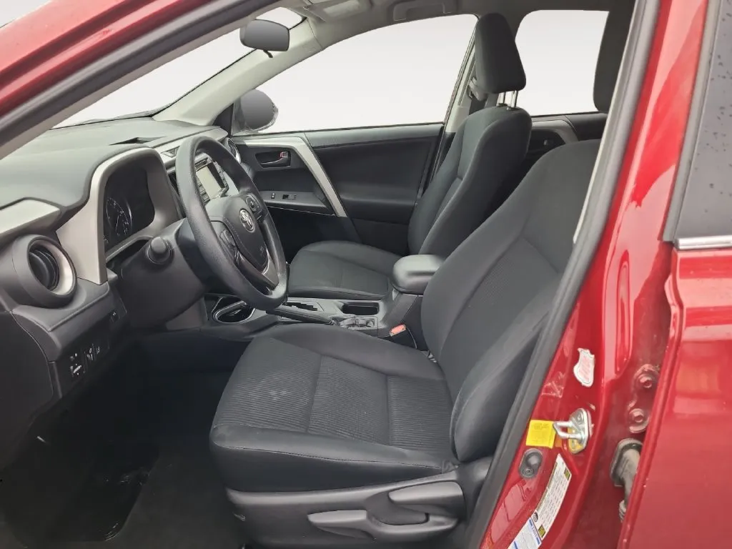 Toyota RAV4 photo 9