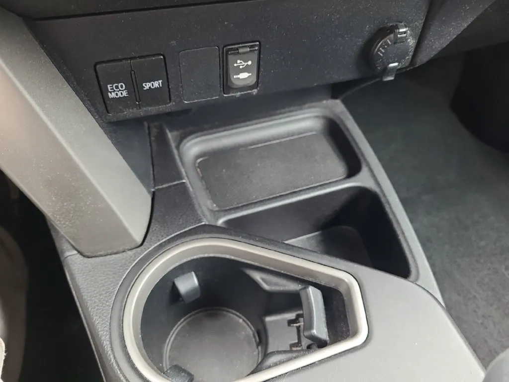 Toyota RAV4 photo 23