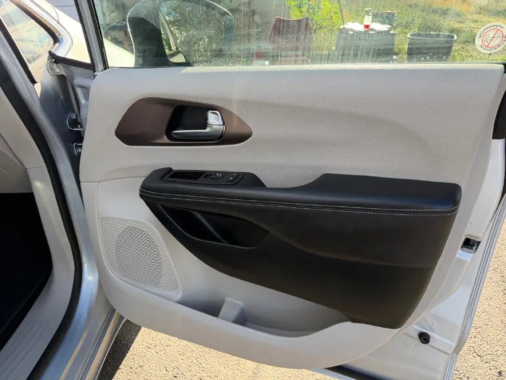 Chrysler Voyager photo 17