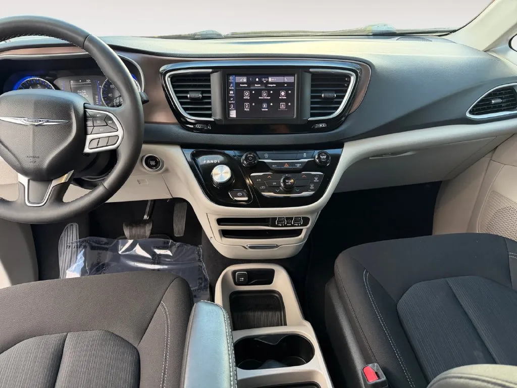 Chrysler Voyager photo 10