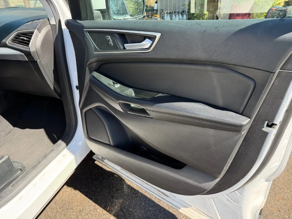 Ford Edge photo 17