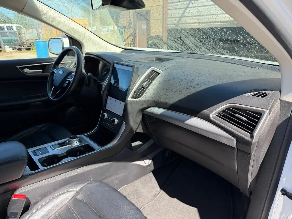 Ford Edge photo 16