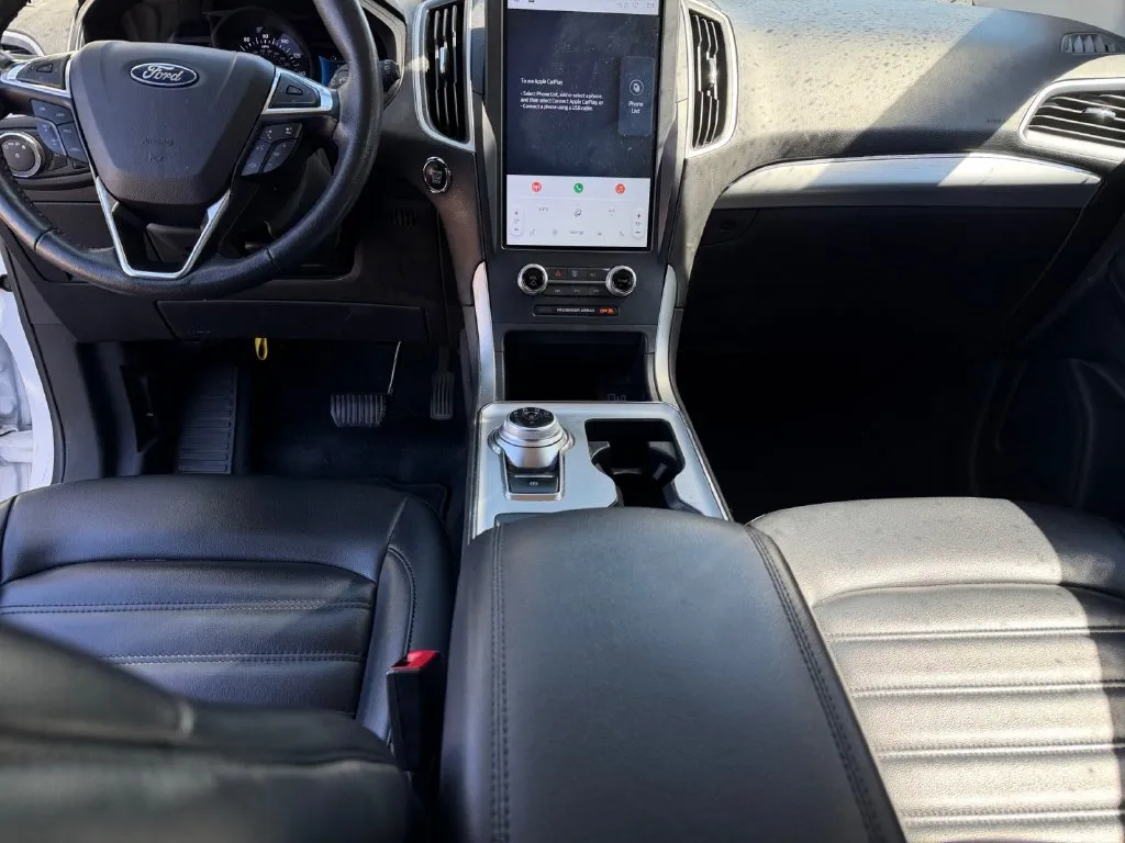 Ford Edge photo 11
