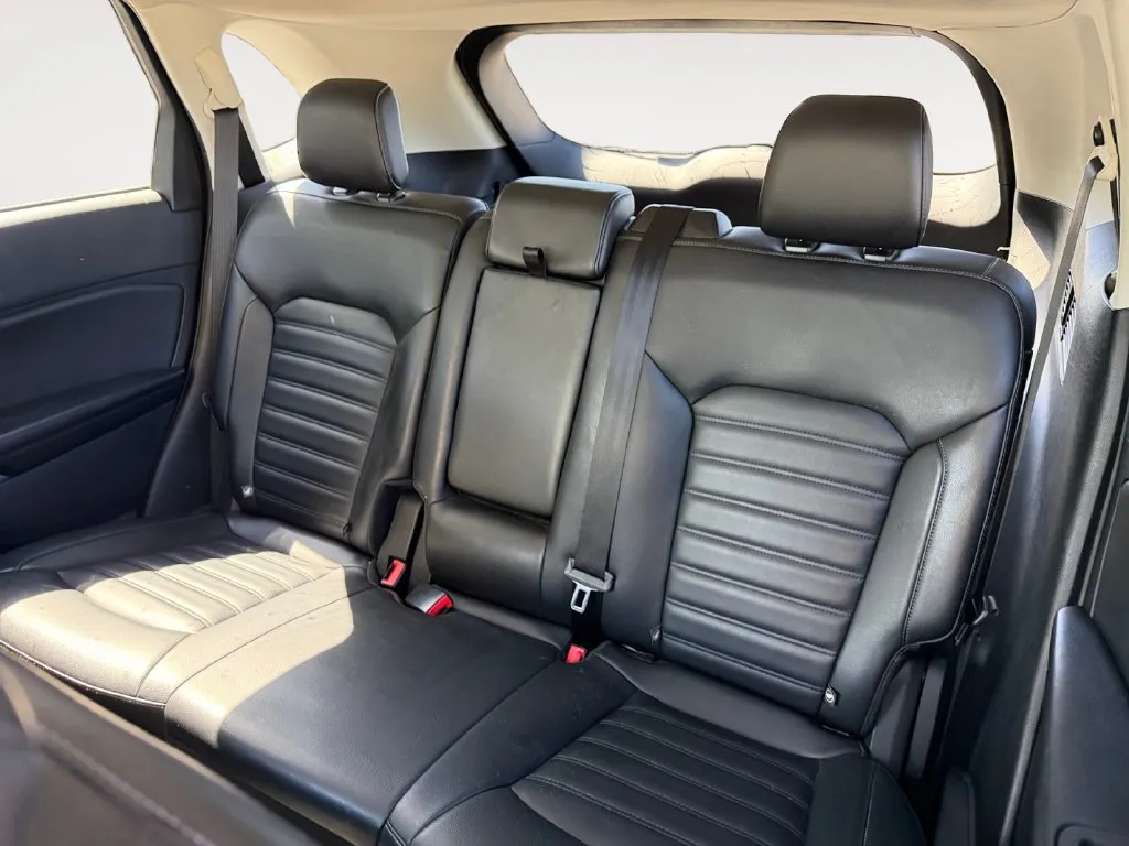 Ford Edge photo 13