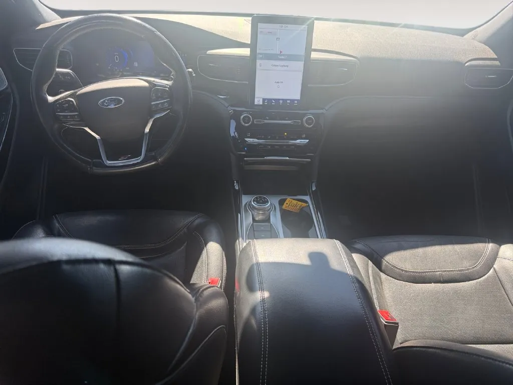 Ford Explorer photo 10