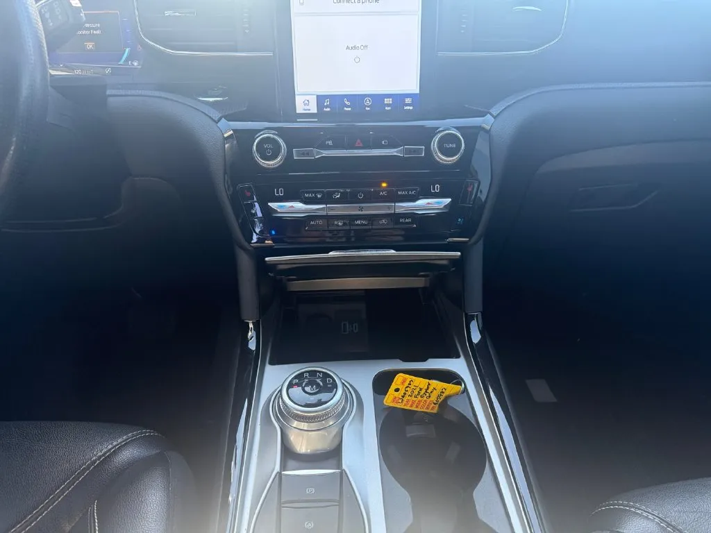 Ford Explorer photo 11