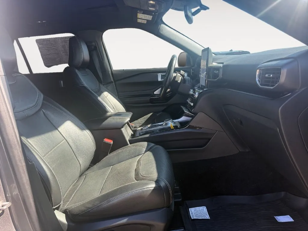 Ford Explorer photo 15