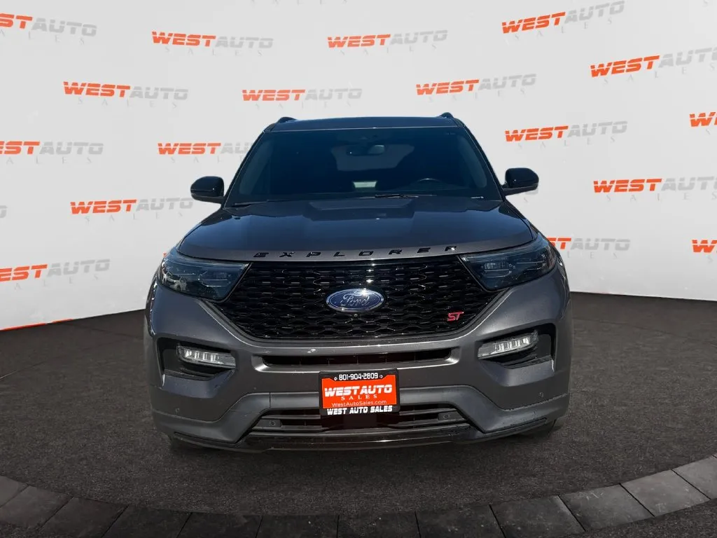 Ford Explorer photo 8