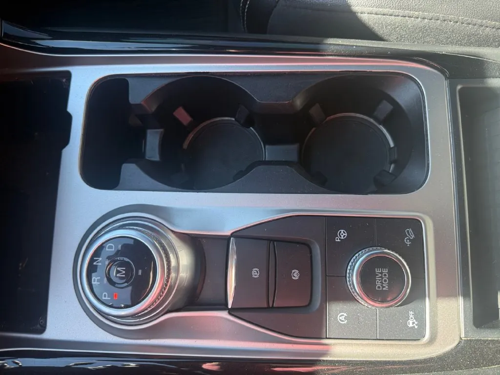 Ford Explorer photo 16