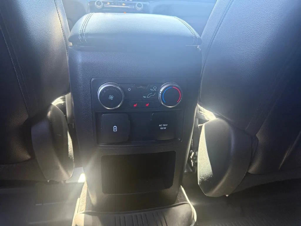 Ford Explorer photo 24