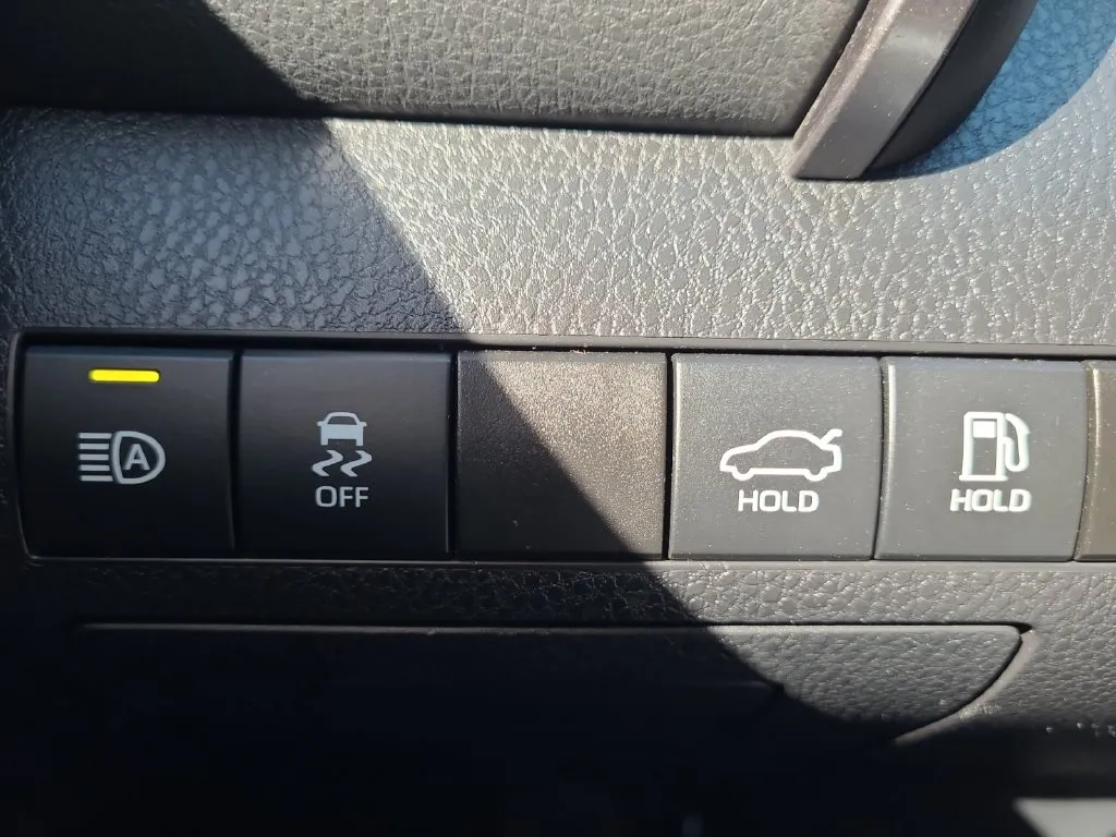 Toyota Camry photo 20