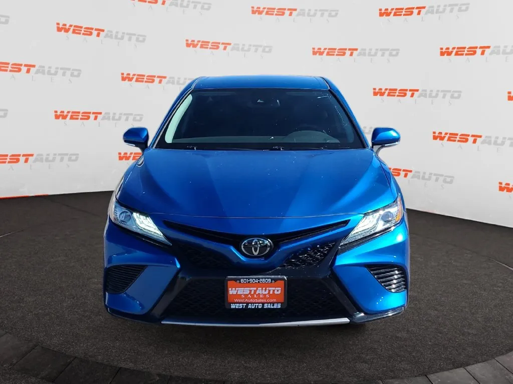 Toyota Camry photo 8