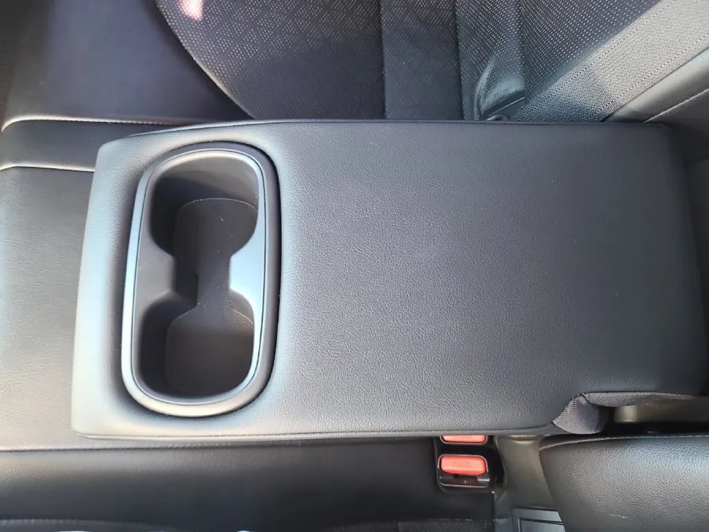 Toyota Camry photo 23