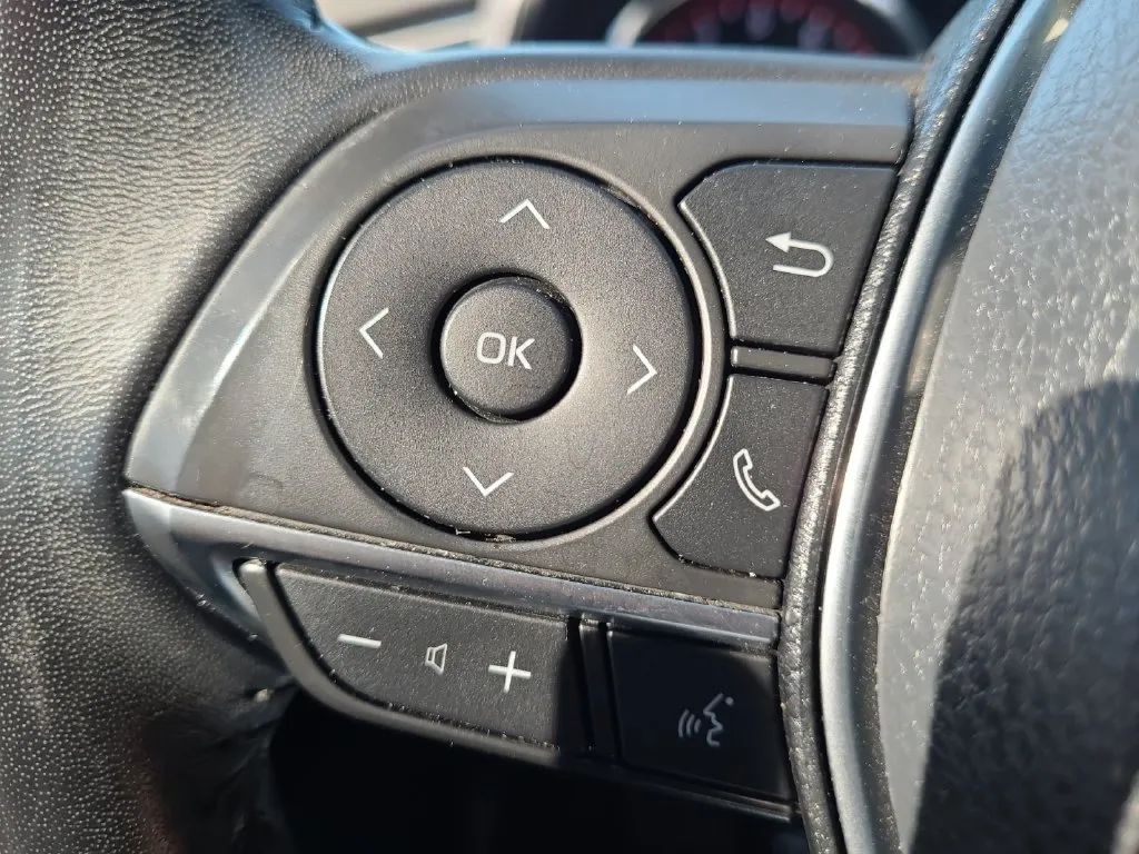 Toyota Camry photo 18