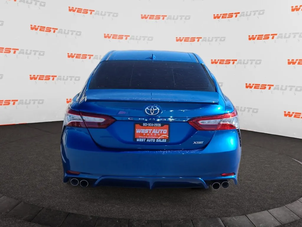 Toyota Camry photo 4