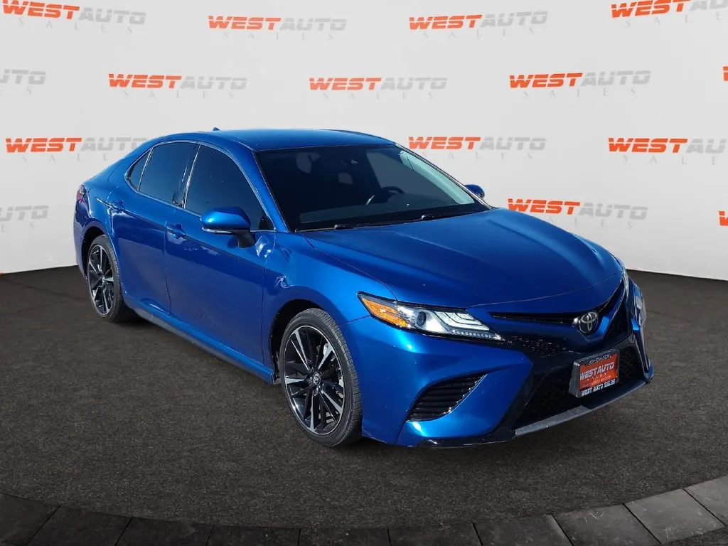 Toyota Camry photo 7