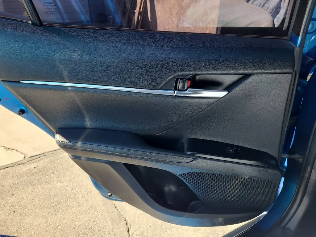 Toyota Camry photo 21