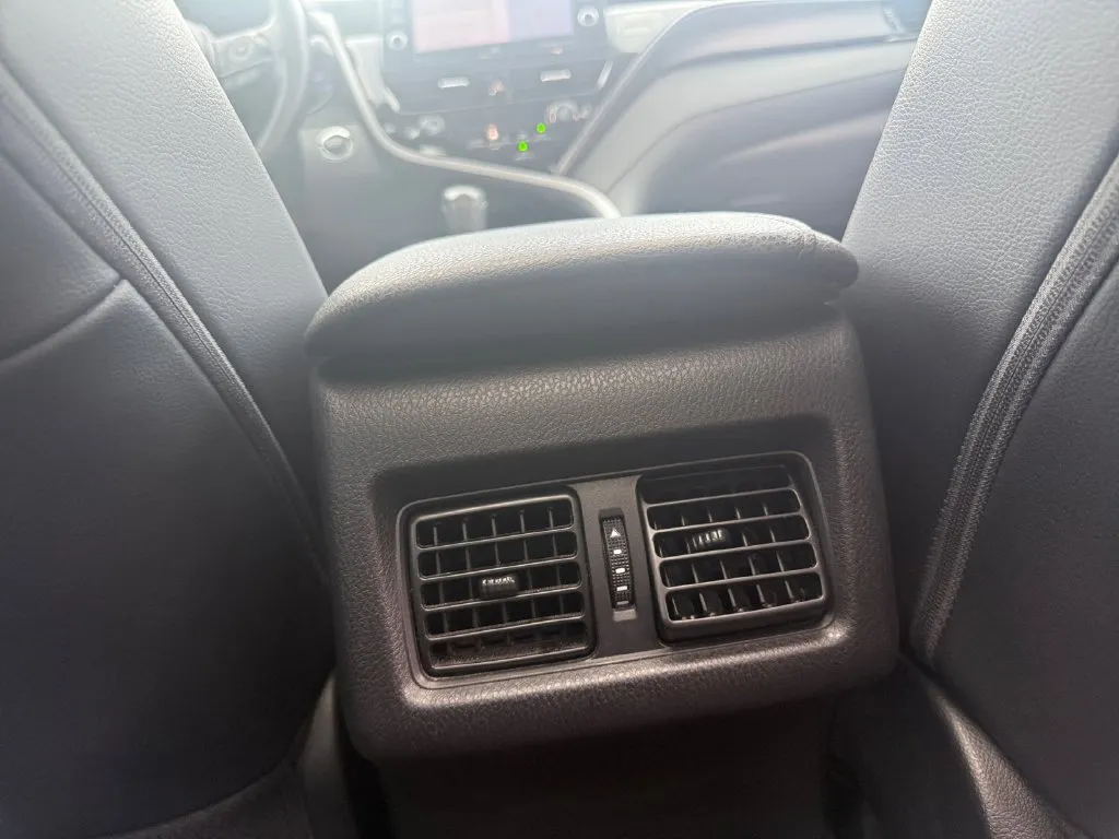 Toyota Camry photo 28