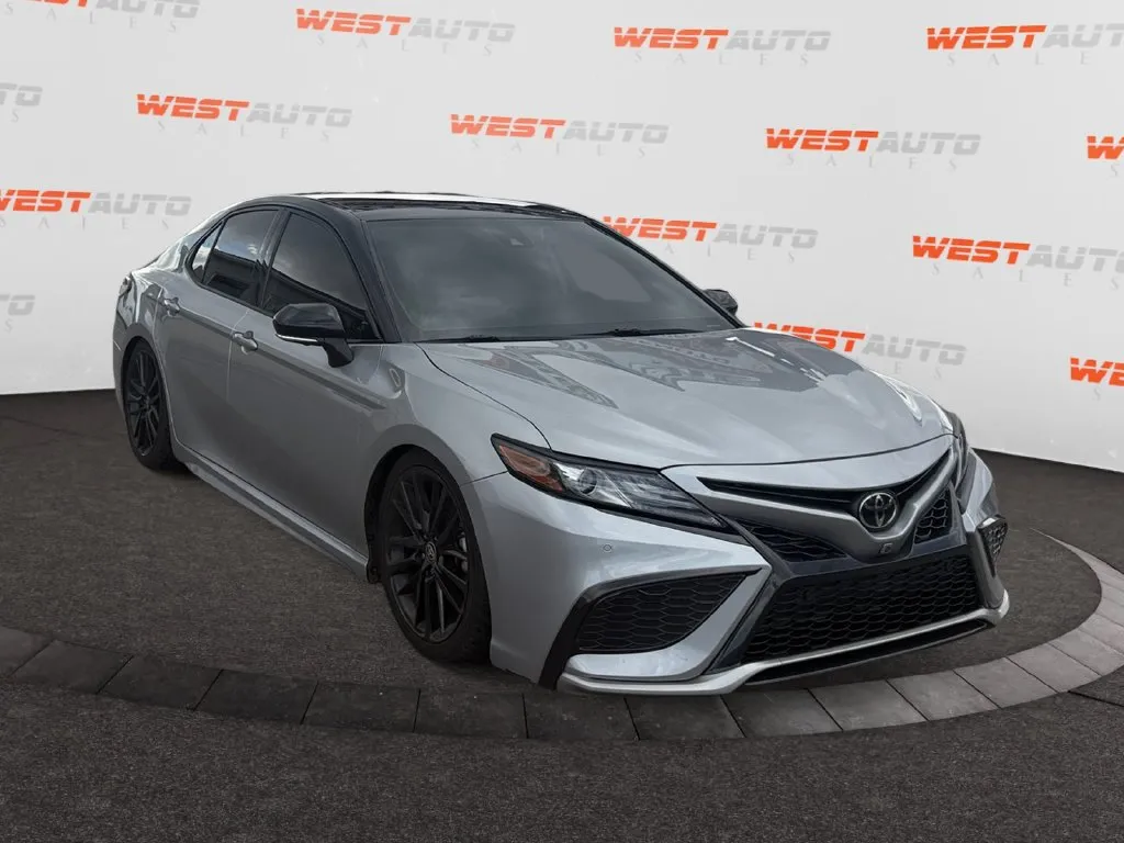 Toyota Camry photo 7