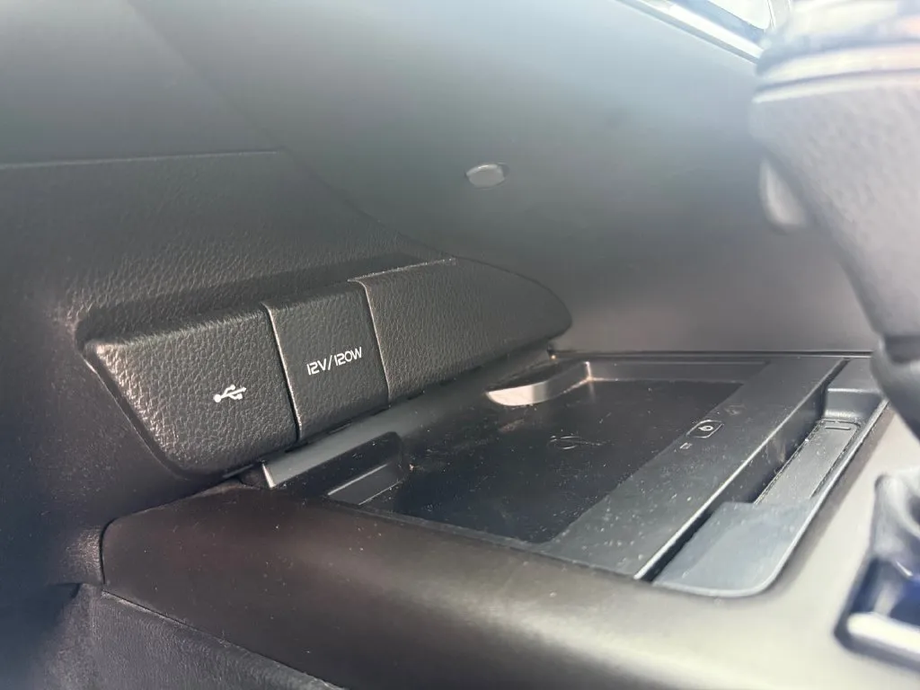Toyota Camry photo 16