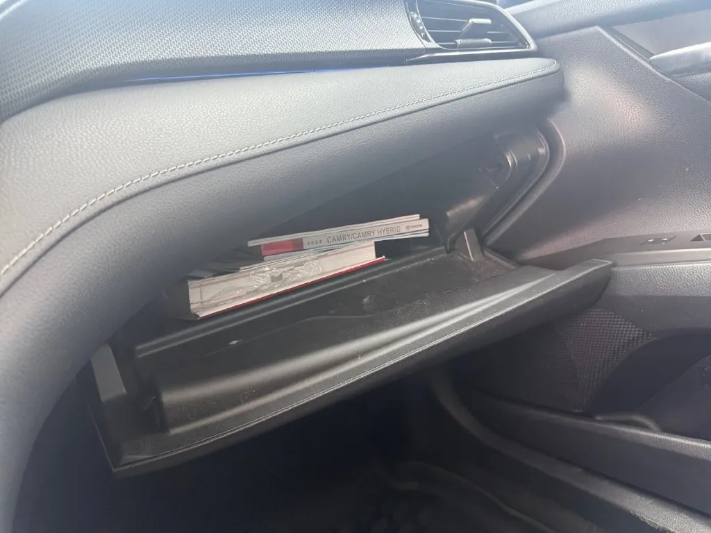 Toyota Camry photo 18