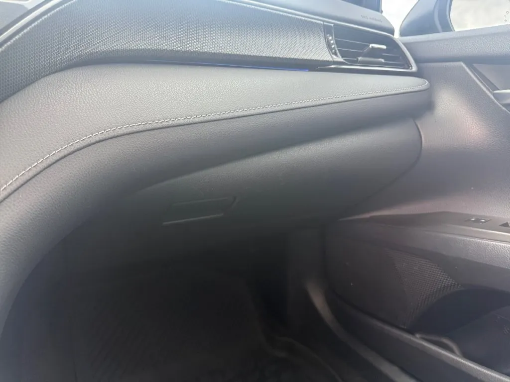 Toyota Camry photo 17