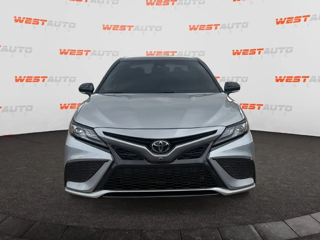 Toyota Camry photo 8