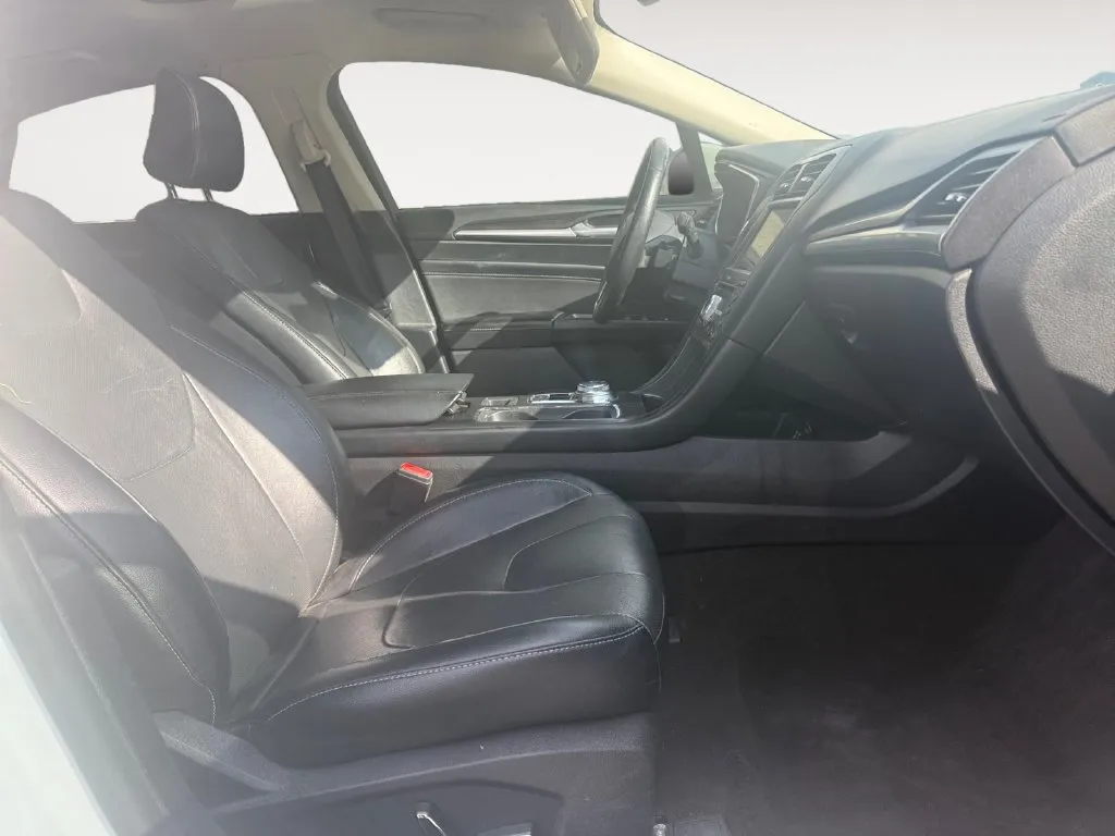 Ford Fusion photo 15
