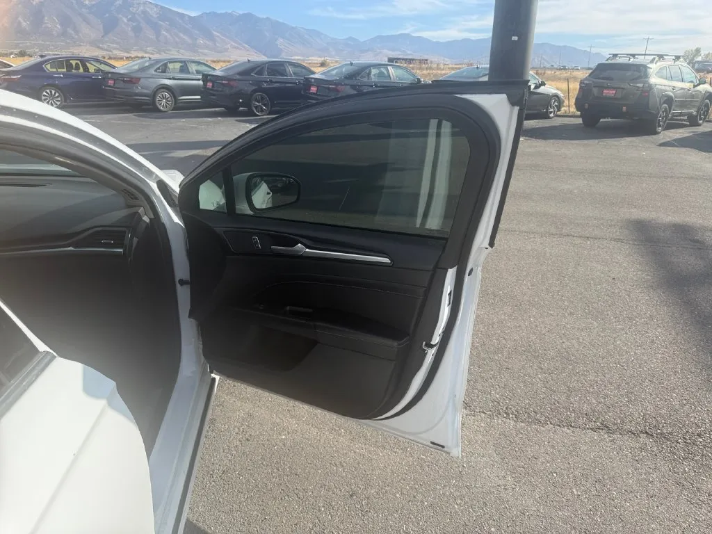Ford Fusion photo 23