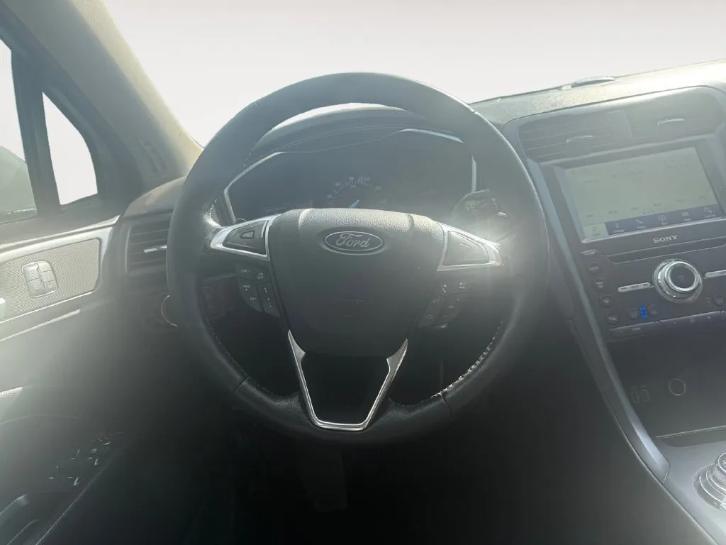 Ford Fusion photo 12