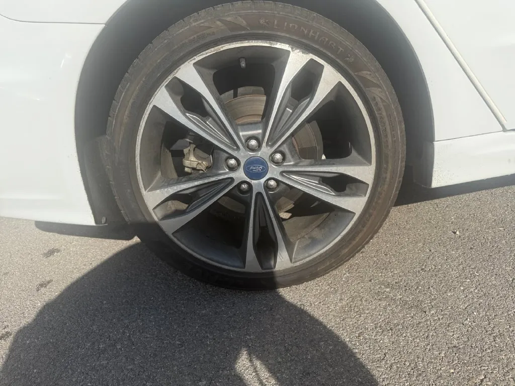 Ford Fusion photo 30