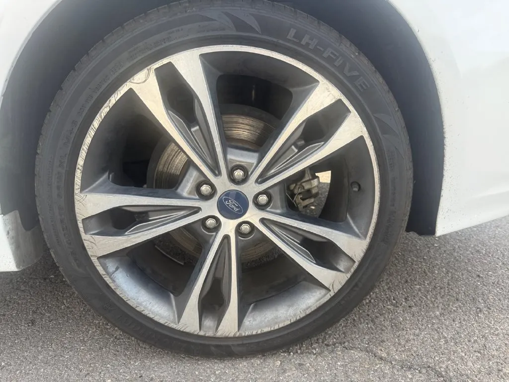 Ford Fusion photo 29