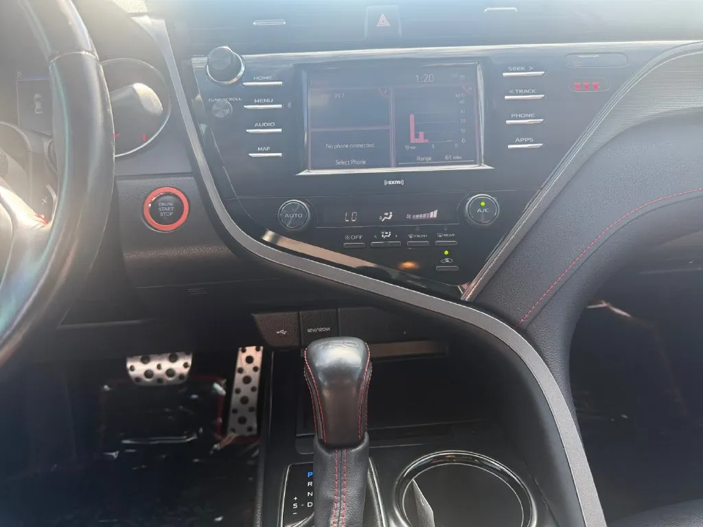 Toyota Camry photo 11