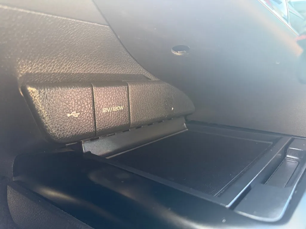 Toyota Camry photo 16