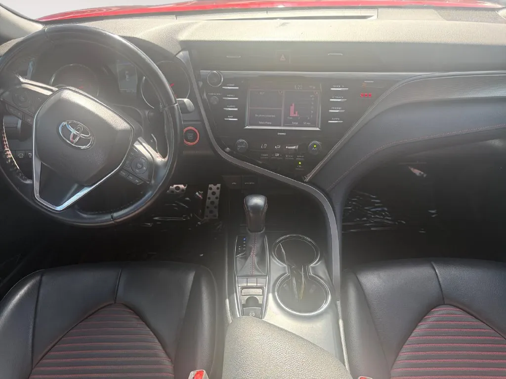 Toyota Camry photo 10