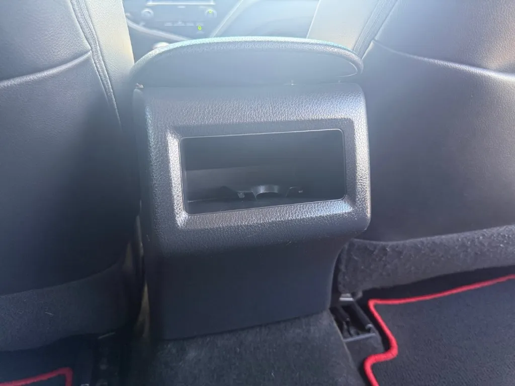 Toyota Camry photo 21