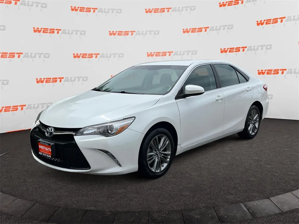 White 2017 Toyota Camry SE for sale in Tooele, UT