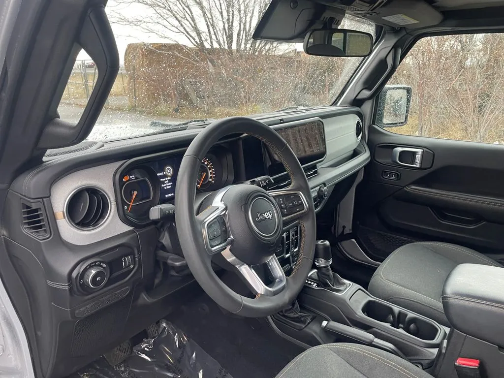 2024 Jeep Wrangler 4-Door Sahara - Photo 21