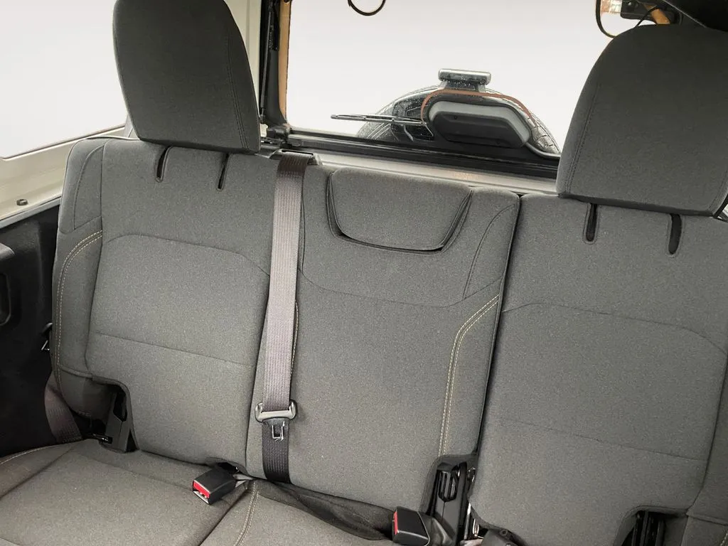 2024 Jeep Wrangler 4-Door Sahara - Photo 13