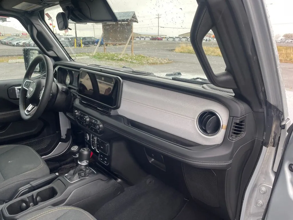 2024 Jeep Wrangler 4-Door Sahara - Photo 16