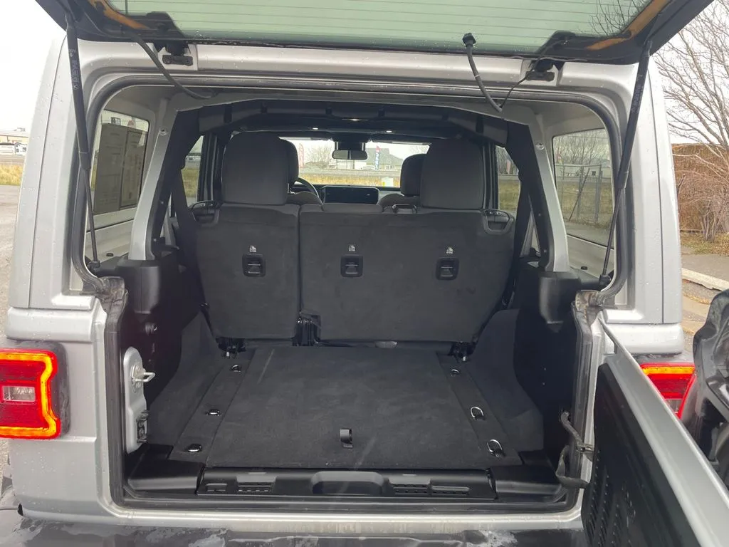 2024 Jeep Wrangler 4-Door Sahara - Photo 20