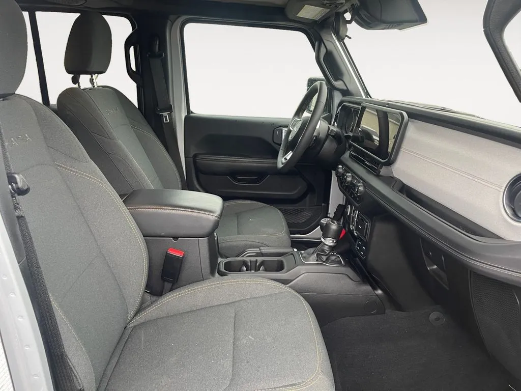 2024 Jeep Wrangler 4-Door Sahara - Photo 15