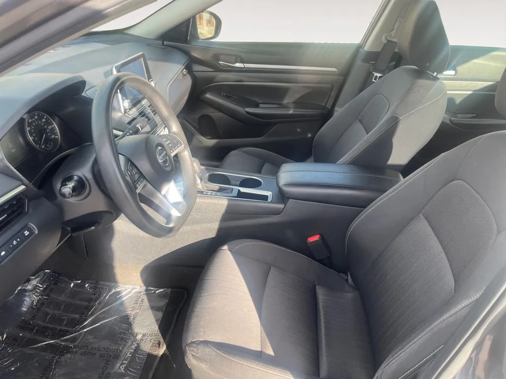 2022 Nissan Altima SV - Photo 9
