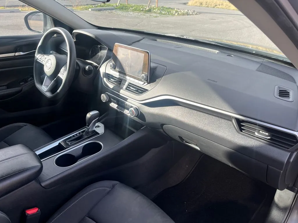 2022 Nissan Altima SV - Photo 16